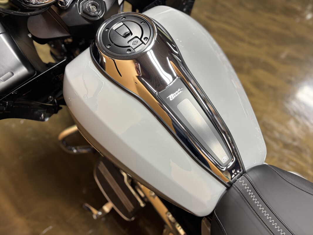 FLTRX 2025 Road Glide - Photo 7