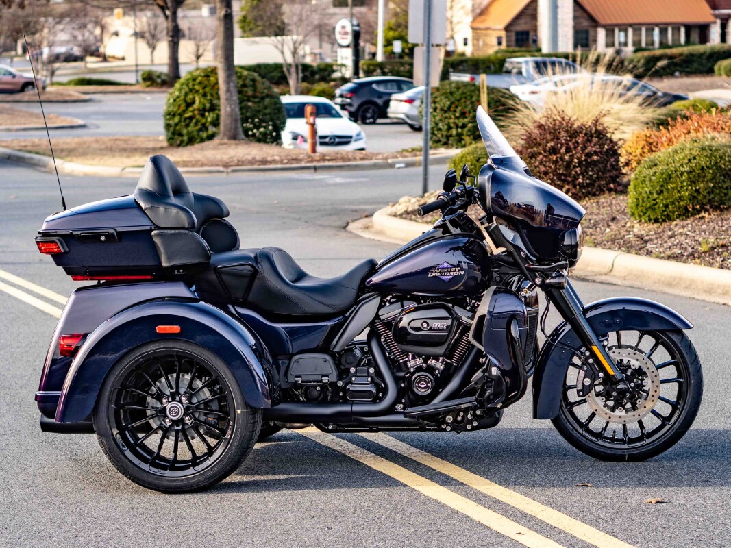 FLHTCUTG 2025 Tri Glide Ultra - Photo 4