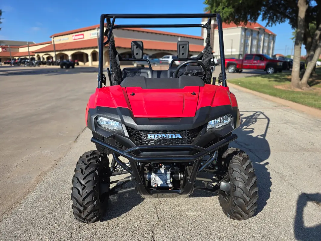 2025 Honda Pioneer 700 - Photo 2