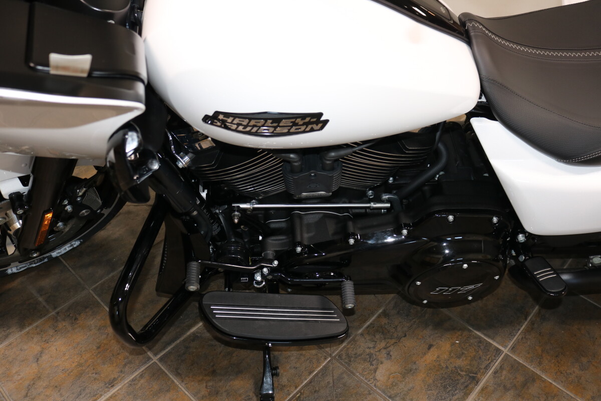 FLTRX 2025 Road Glide - Photo 2