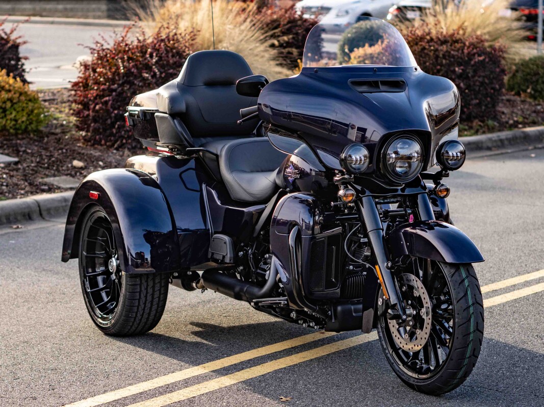 FLHTCUTG 2025 Tri Glide Ultra - Photo 7