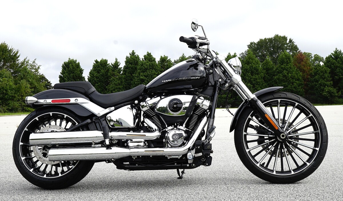 アメリカンハートブレイク Breakout® | Classic Harley-Davidson