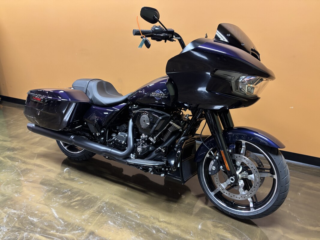 FLTRX 2025 Road Glide - Photo 2