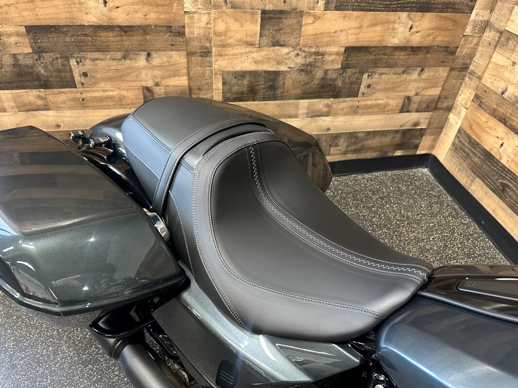 2025 Harley-Davidson Road Glide Iron Horse Metallic - Black Finish FLTRX - Photo 5