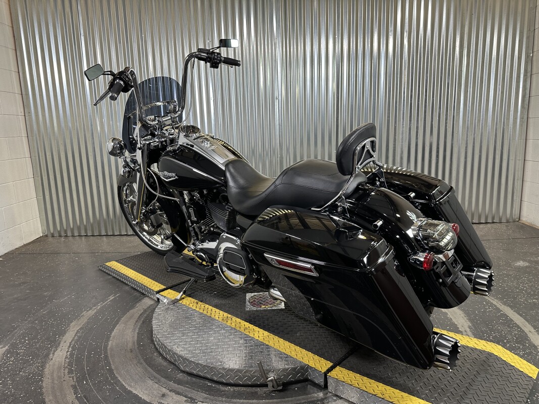 2016 Harley-Davidson Road King Vivid Black - Photo 5