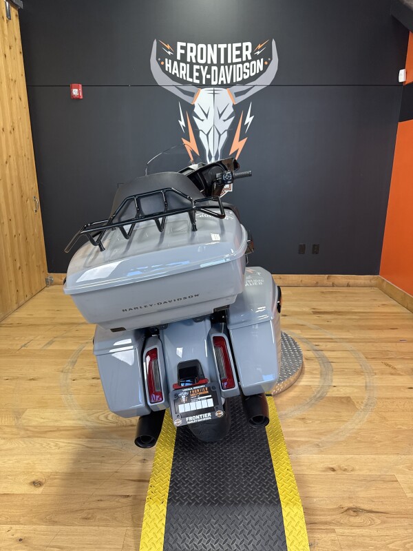 FLHXU 2025 Street Glide Ultra - Photo 3