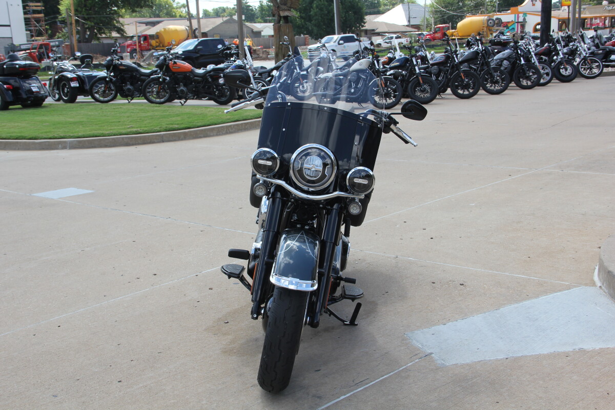 2025 Harley-Davidson Heritage Classic Iron Horse Metallic w/Laced Wheels - Photo 8