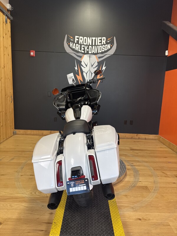 FLTRX 2025 Road Glide - Photo 2