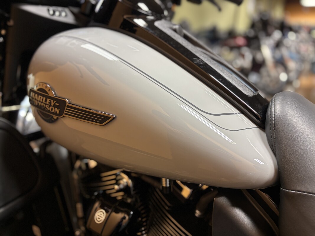 FLHTCUTG 2025 Tri Glide® Ultra, photo 11