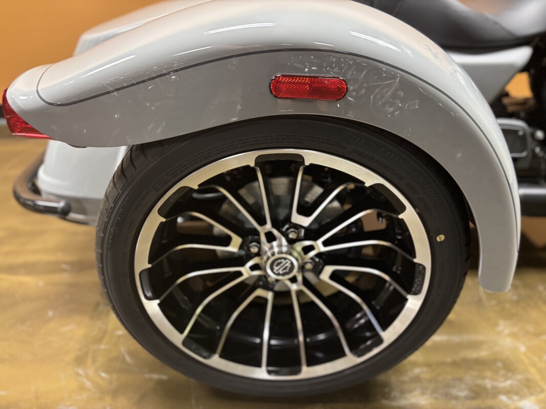 FLTRT 2025 Road Glide® 3, photo 11
