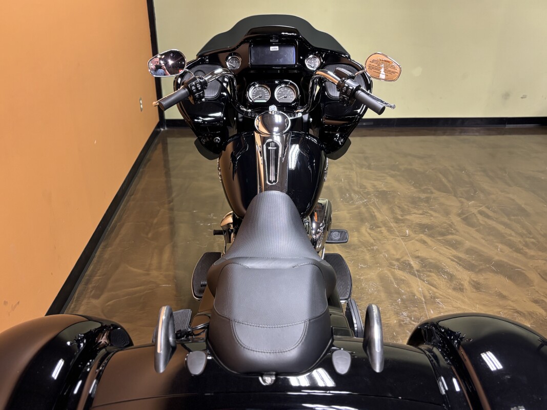 FLTRT 2025 Road Glide 3 - Photo 4