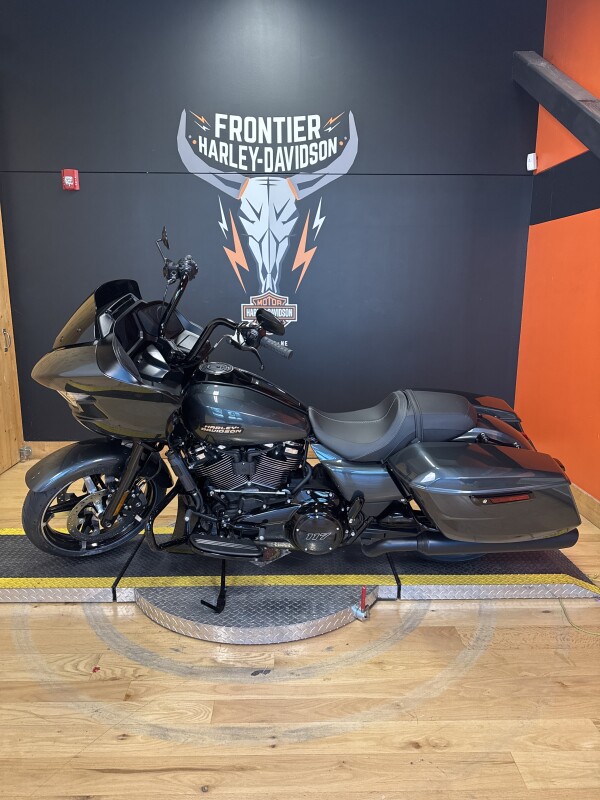 FLTRX 2025 Road Glide - Photo 3