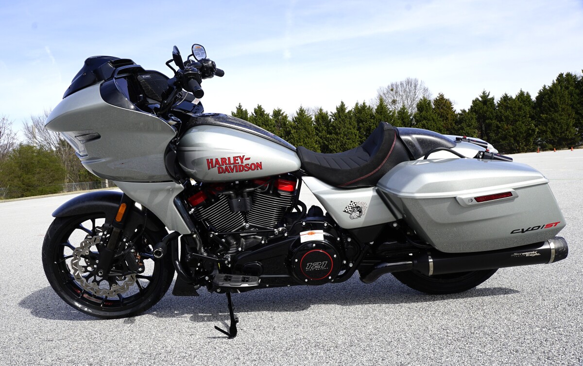 FLTRXSTSE 2025 CVO Road Glide ST - Photo 7