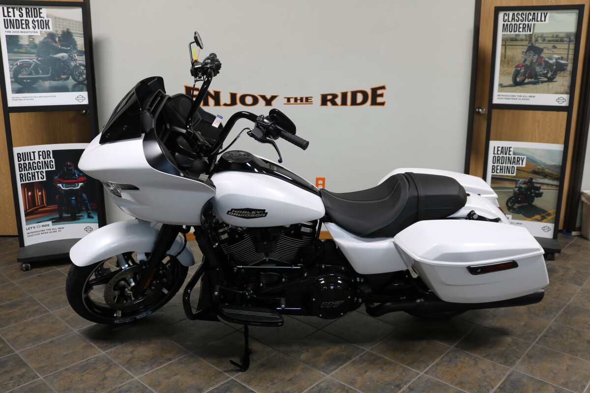 FLTRX 2025 Road Glide