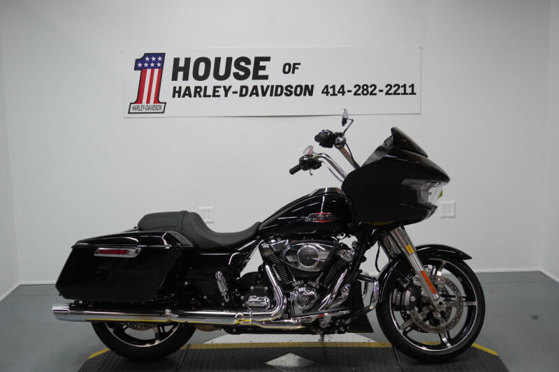 2024 Harley-Davidson® Road Glide® Vivid Black