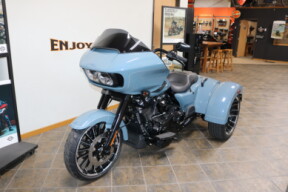 2024 Harley-Davidson® Road Glide® 3 Sharkskin Blue - Black Finish thumb 1