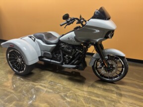 FLTRT 2025 Road Glide® 3 thumb 3