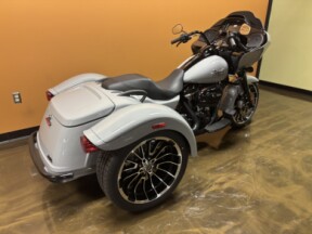 FLTRT 2025 Road Glide® 3 thumb 2