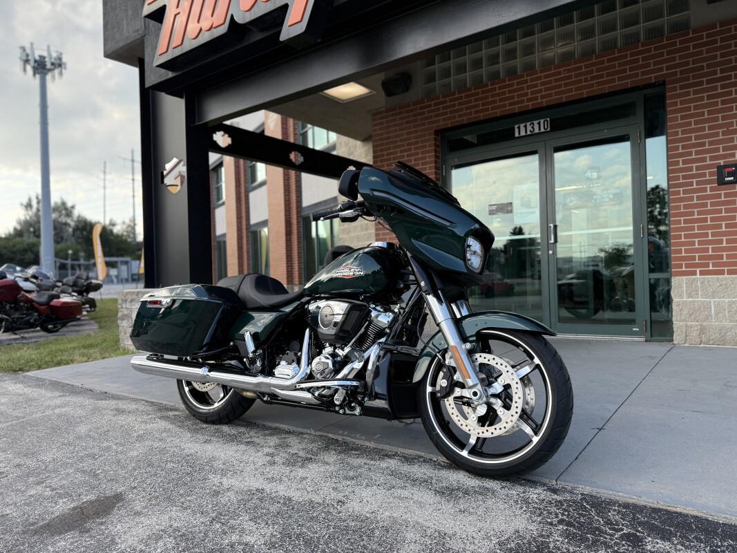 2024 Harley-Davidson Street Glide FLHX ALPINE GREEN - Photo 2