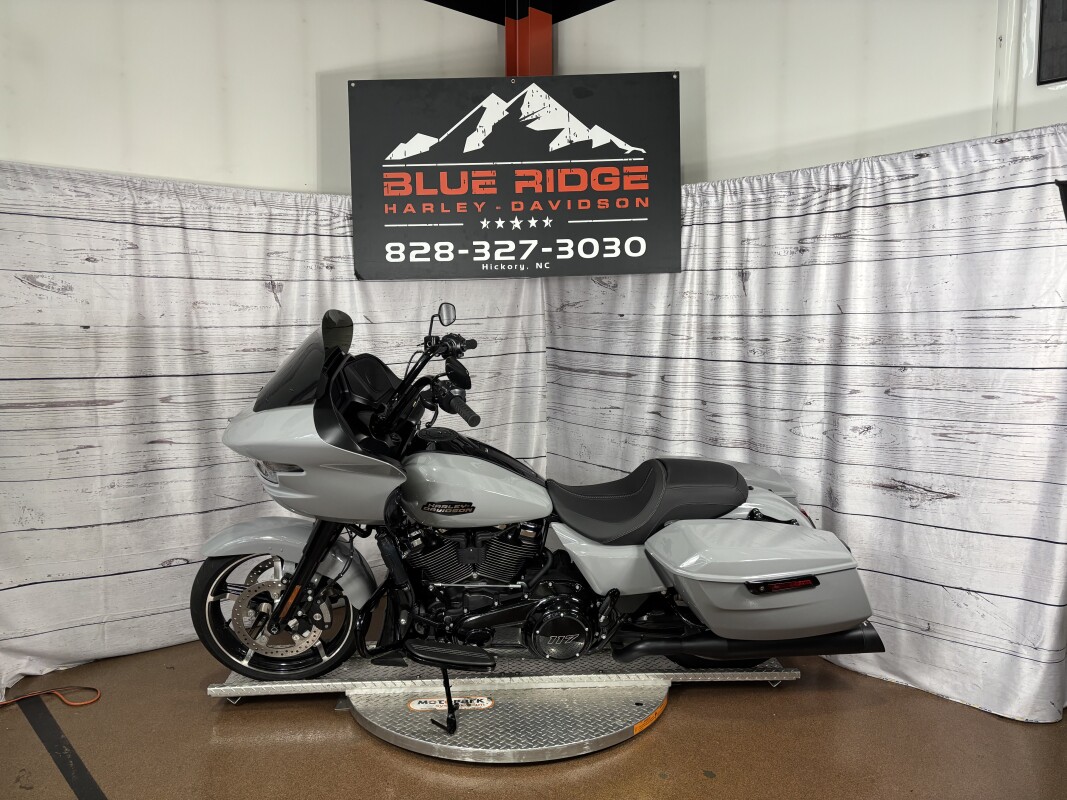 2025 Harley-Davidson Road Glide - Photo 5