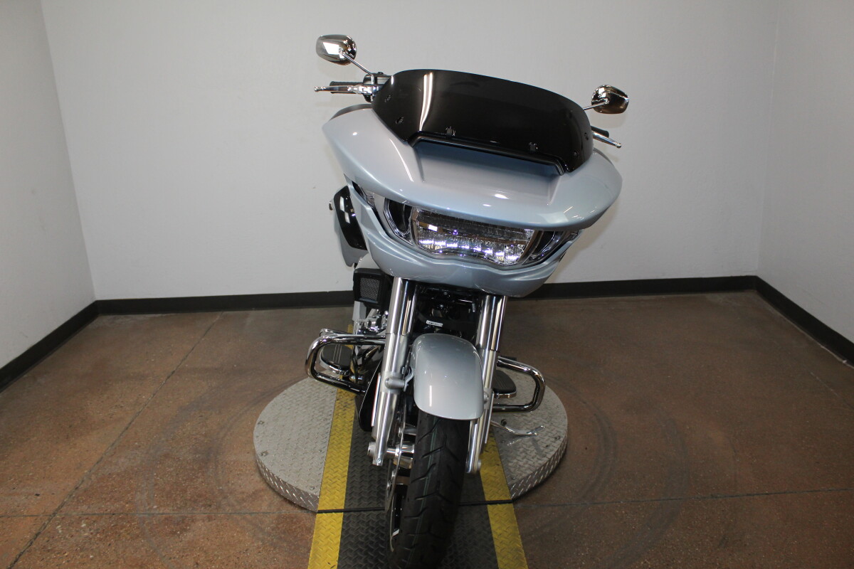 Harley-Davidson Road Glide 2025 FLTRX 84633800 ATLAS SLV MTLIC - Photo 3