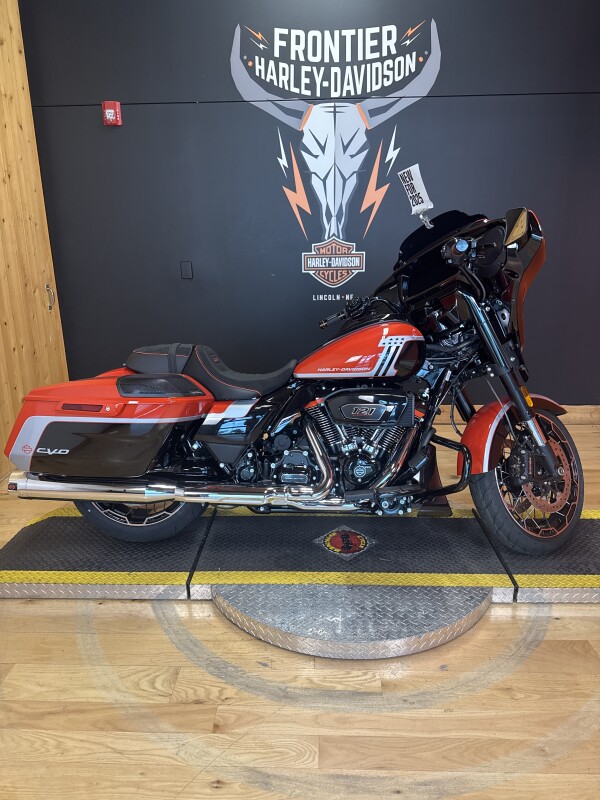 FLHXSE 2024 CVO Street Glide - Photo 2