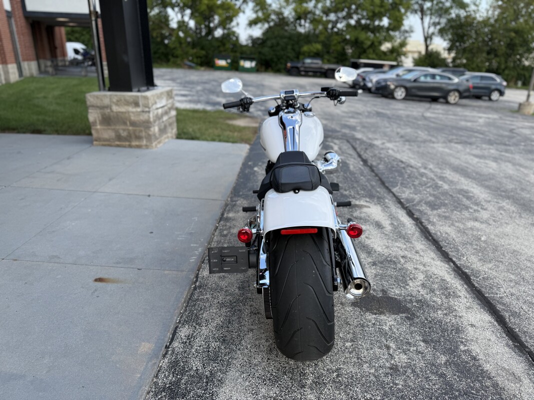 2024 Harley-Davidson Breakout 117 FXBR WHITE ONYX PRL - Photo 4