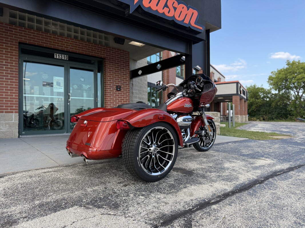 2025 Harley-Davidson Road Glide FLTRX Whiskey Firestorm - Black Finish - Photo 3