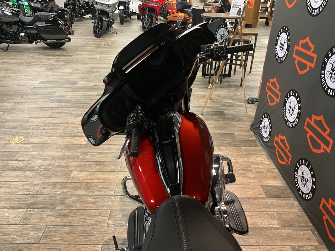 FLHX 2025 Street Glide - Photo 4