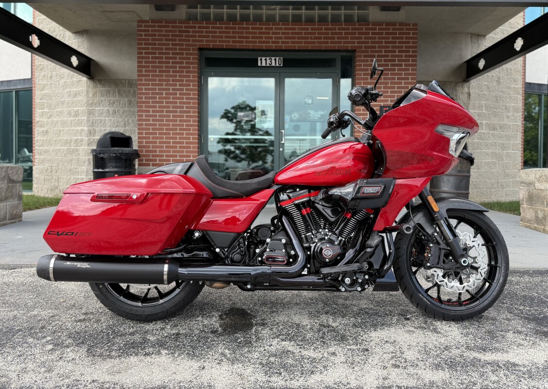 2025 Harley-Davidson® CVO™ Road Glide™ ST | New Motorcycles For