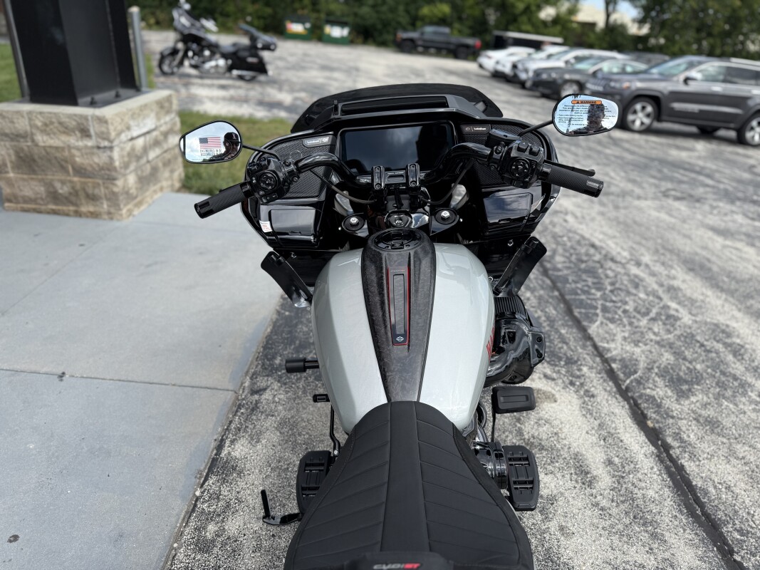 2025 Harley-Davidson CVO Road Glide ST FLTRXSTSE Mercury Silver - Photo 5