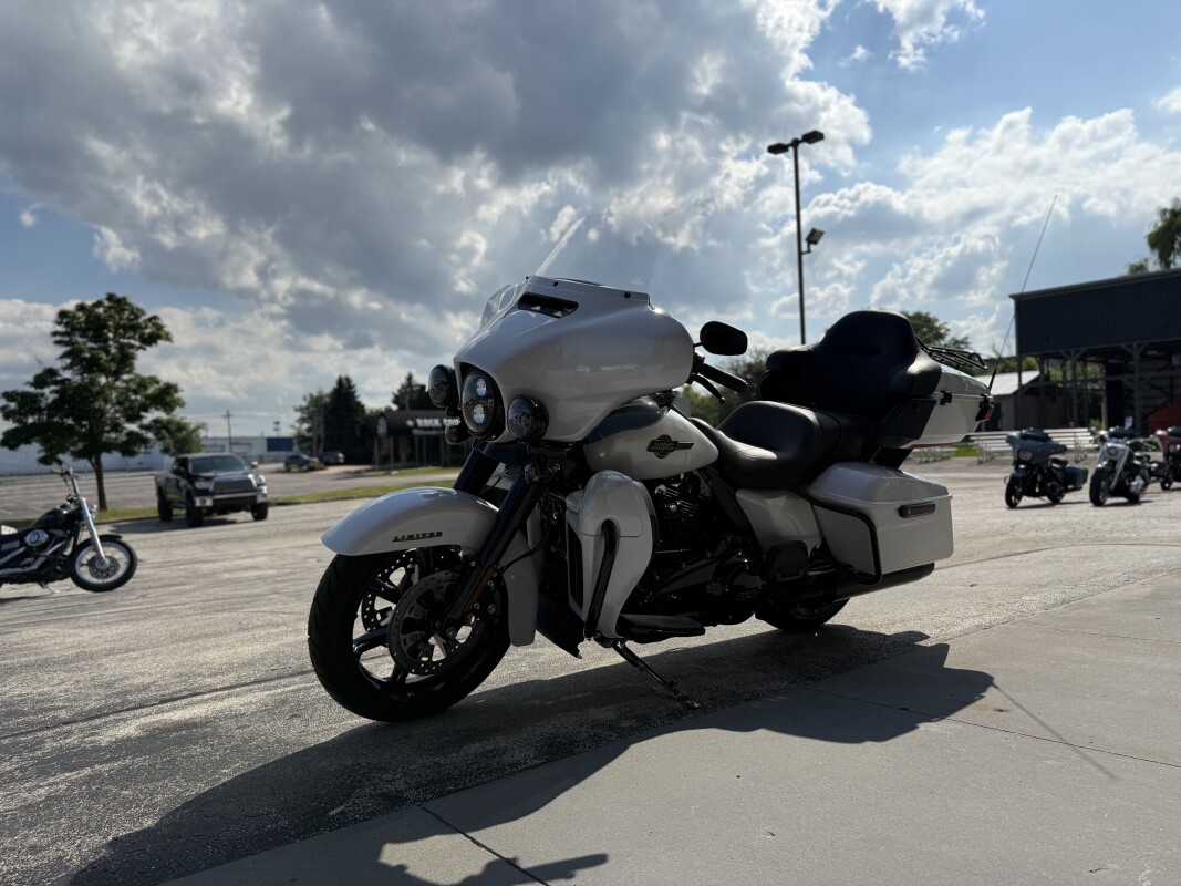 2024 Harley-Davidson Ultra Limited FLHTK WHITE ONYX PEARL - Photo 7