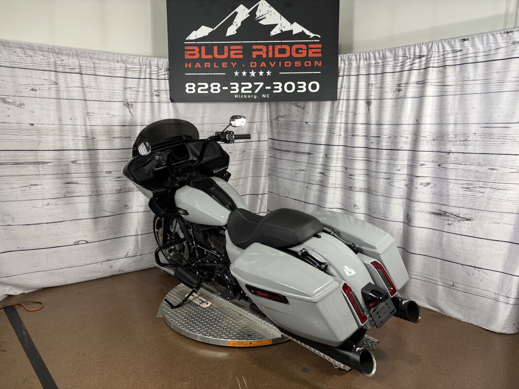 2025 Harley-Davidson Road Glide - Photo 6