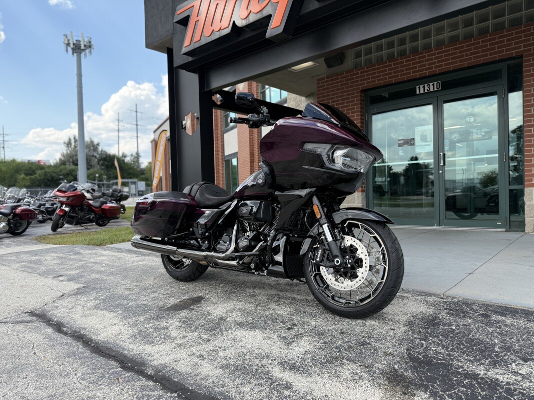 2025 Harley-Davidson CVO Road Glide FLTRXSE POISON BERRY FDE - Photo 2