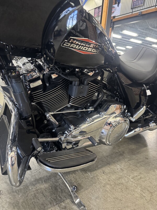 2025 Harley-Davidson Road Glide FLTRX - Photo 10