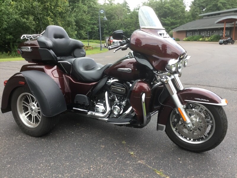 2019 Harley-Davidson Tri Glide Ultra Twisted Cherry
