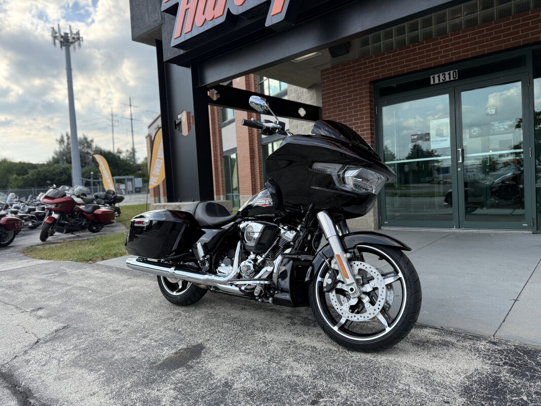 2025 Harley-Davidson Road Glide FLTRX VIVID BLACK - Photo 2