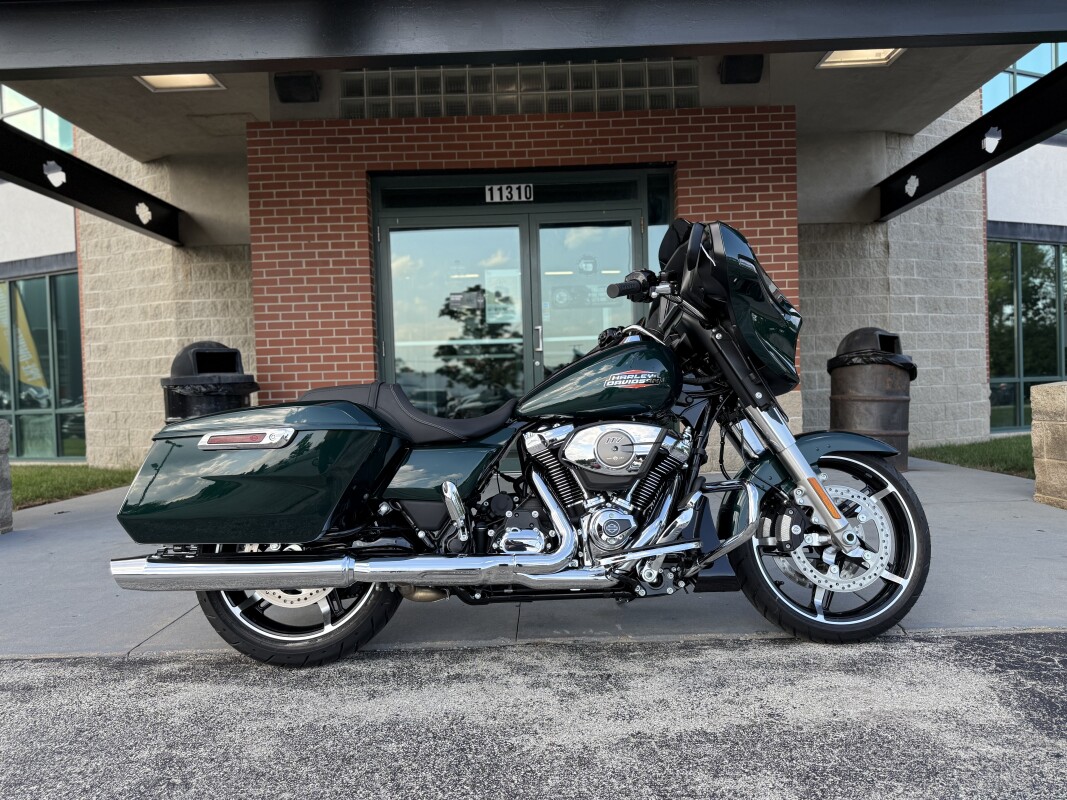 2024 Harley-Davidson Street Glide FLHX ALPINE GREEN