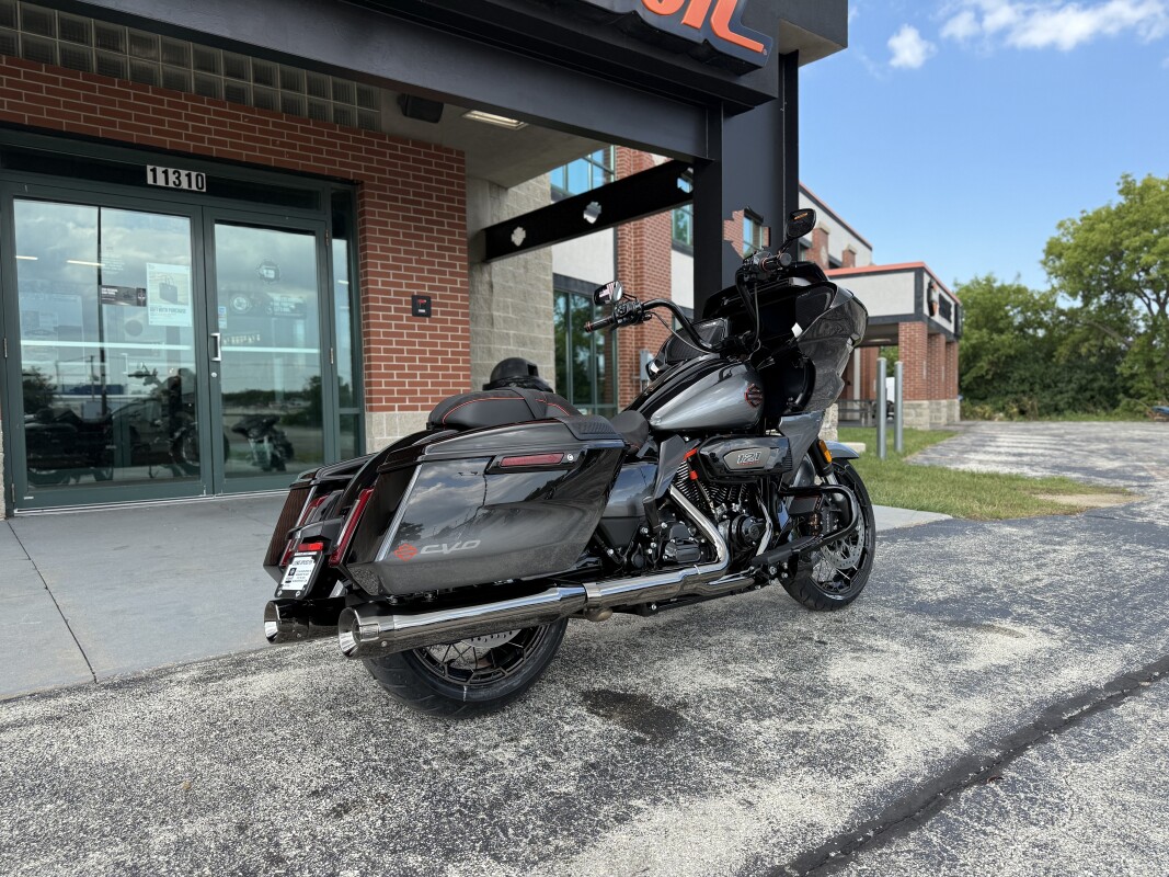 2025 Harley-Davidson CVO Road Glide ST FLTRXSTSE Mercury Silver - Photo 3