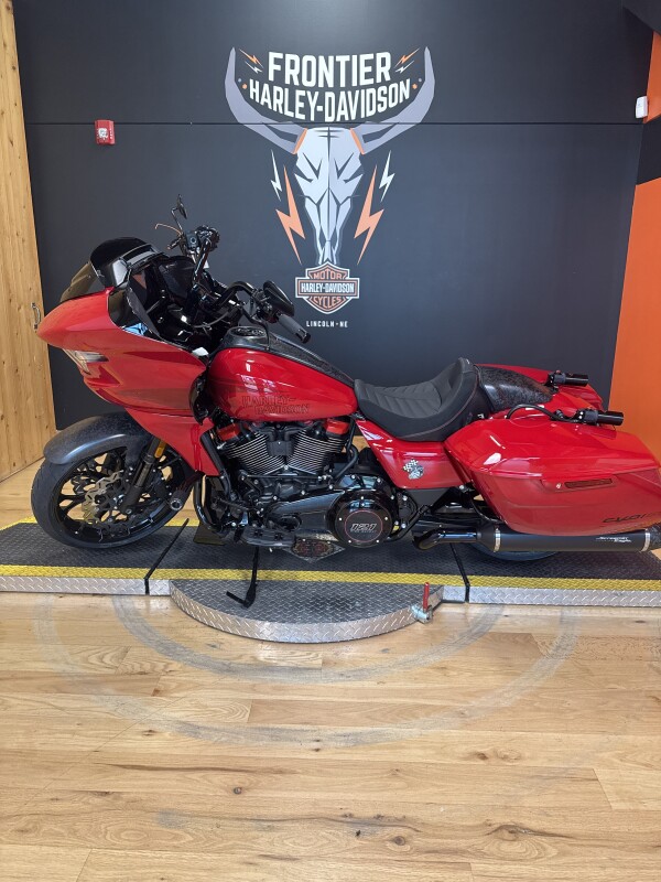 FLTRXSTSE 2025 CVO Road Glide ST - Photo 3