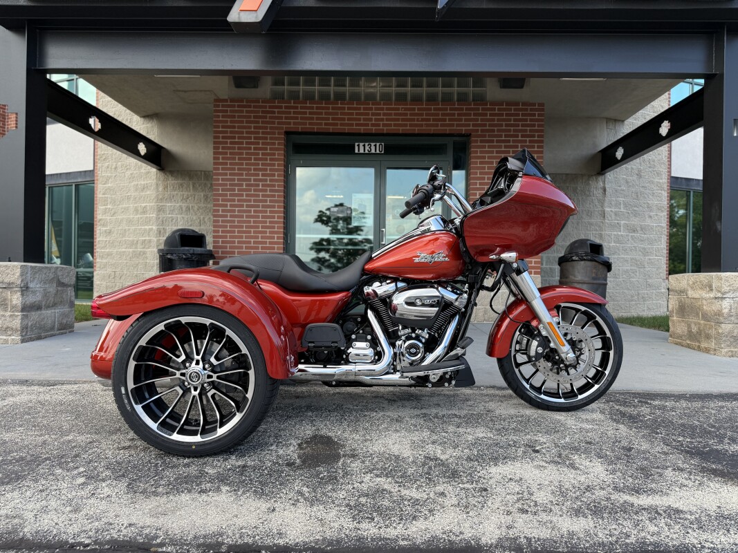 2025 Harley-Davidson Road Glide FLTRX Whiskey Firestorm - Black Finish