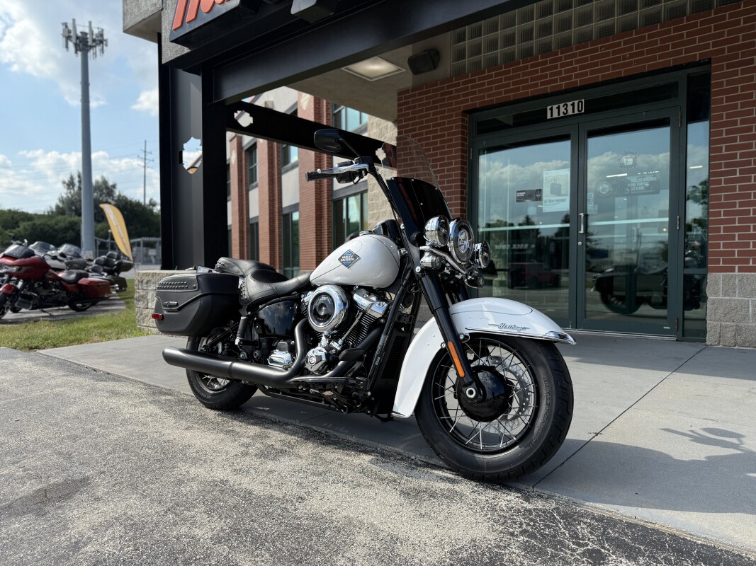 2025 Harley-Davidson Heritage Classic FLHC - Photo 2