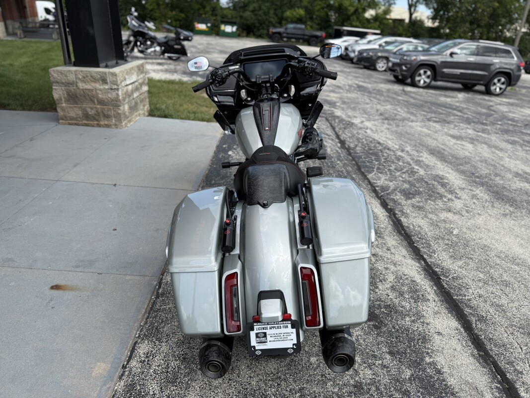 2025 Harley-Davidson CVO Road Glide ST FLTRXSTSE Mercury Silver - Photo 4