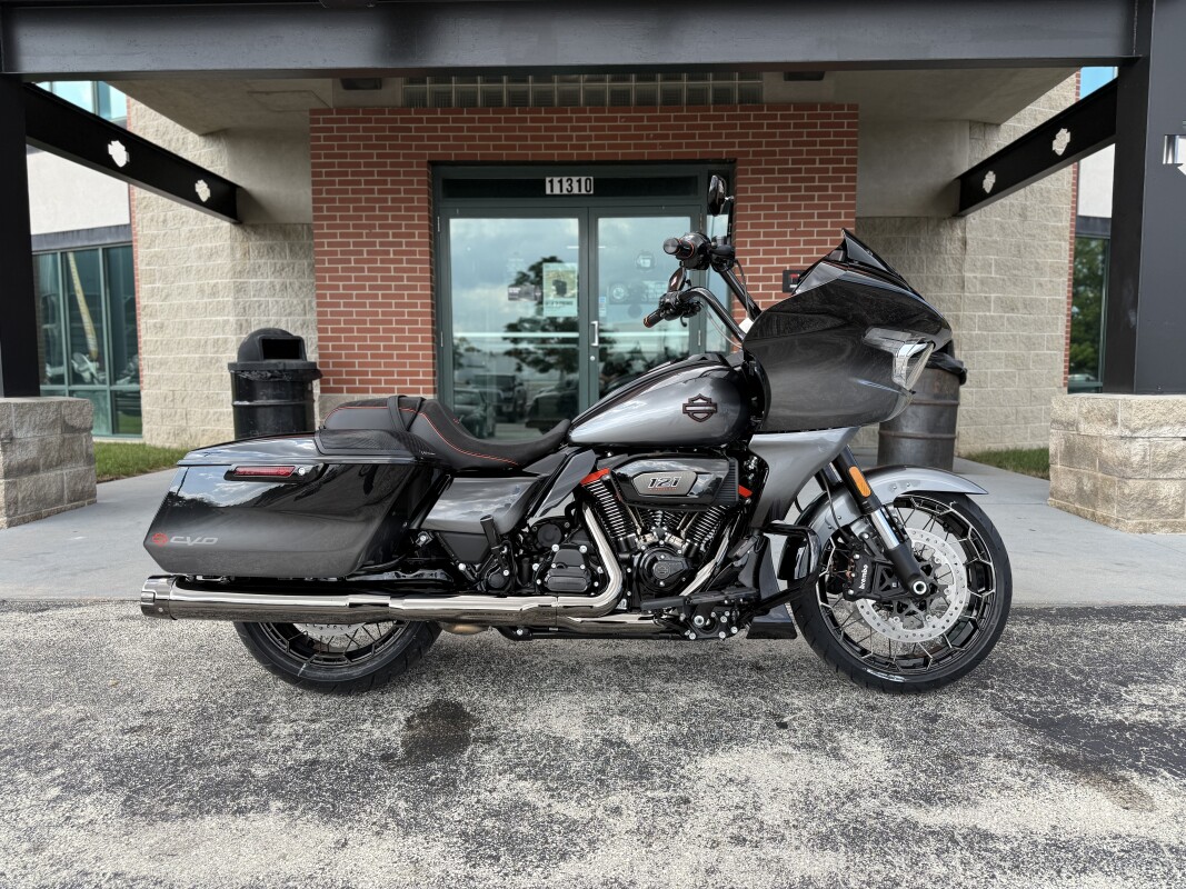 2025 Harley-Davidson CVO Road Glide ST FLTRXSTSE Mercury Silver