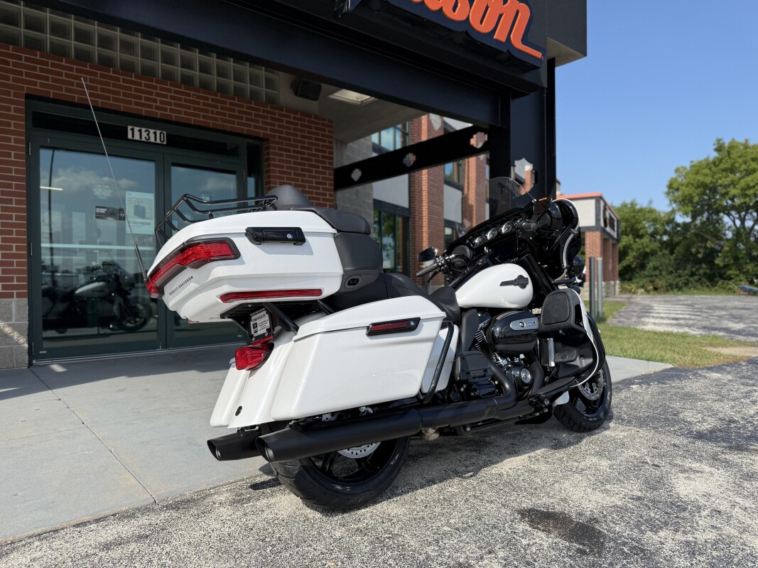 2024 Harley-Davidson Ultra Limited FLHTK WHITE ONYX PEARL - Photo 3