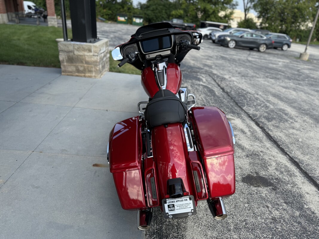 2025 Harley-Davidson Street Glide FLHX BRILLIANT RED - Photo 4