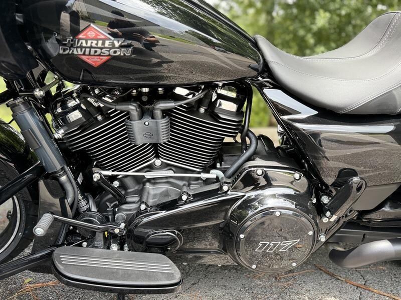 FLTRX 2025 Road Glide - Photo 7