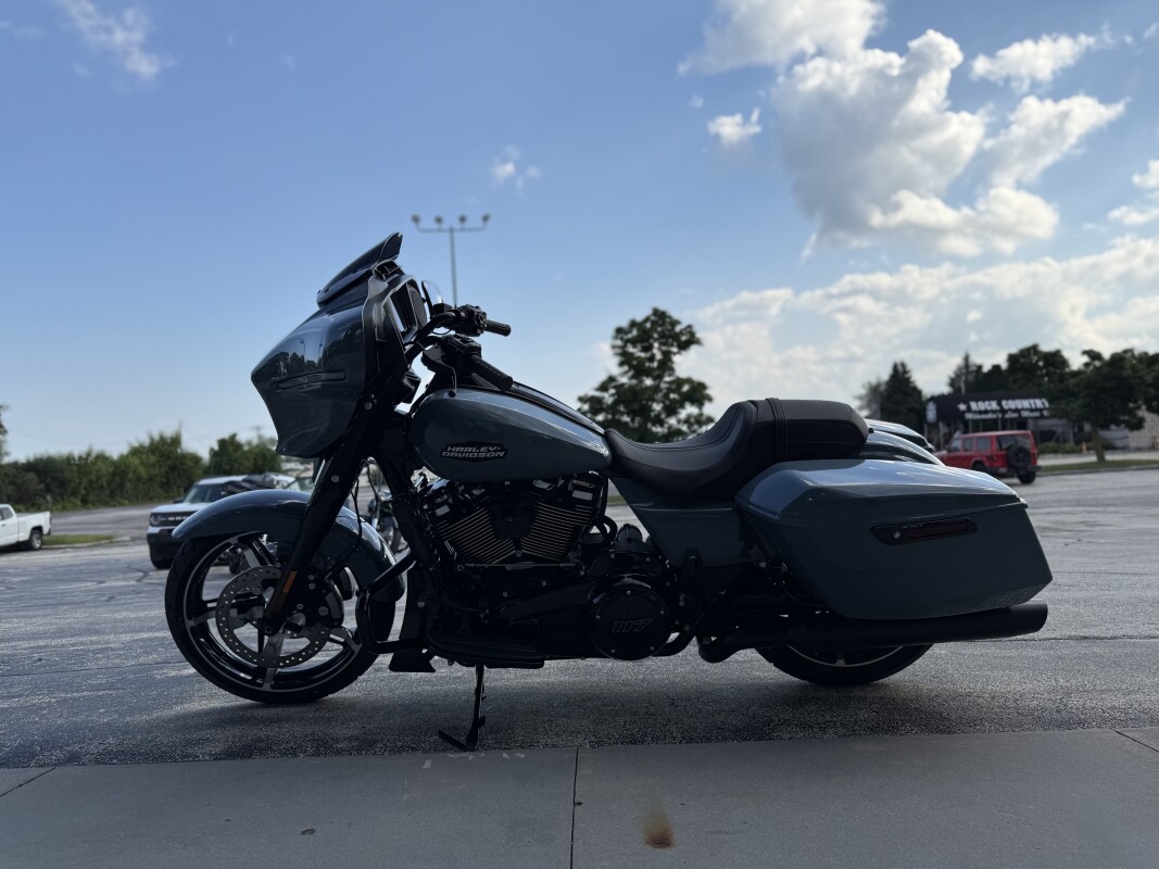 2024 Harley-Davidson Street Glide FLHX SHARKSKIN BLUE - Photo 6