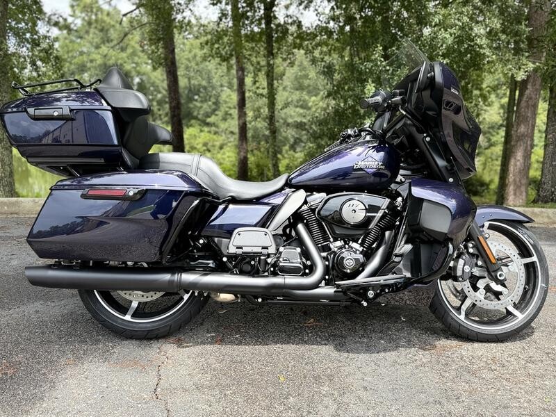 FLHXU 2025 Street Glide Ultra - Photo 9