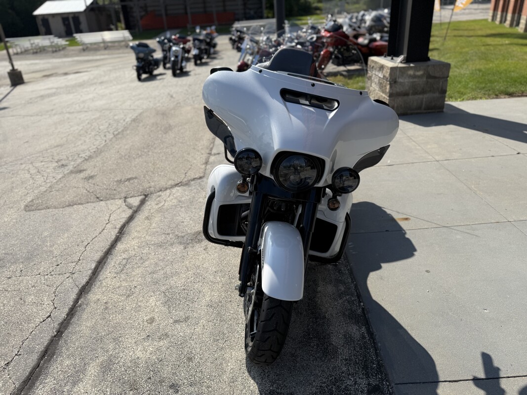 2024 Harley-Davidson Ultra Limited FLHTK WHITE ONYX PEARL - Photo 8
